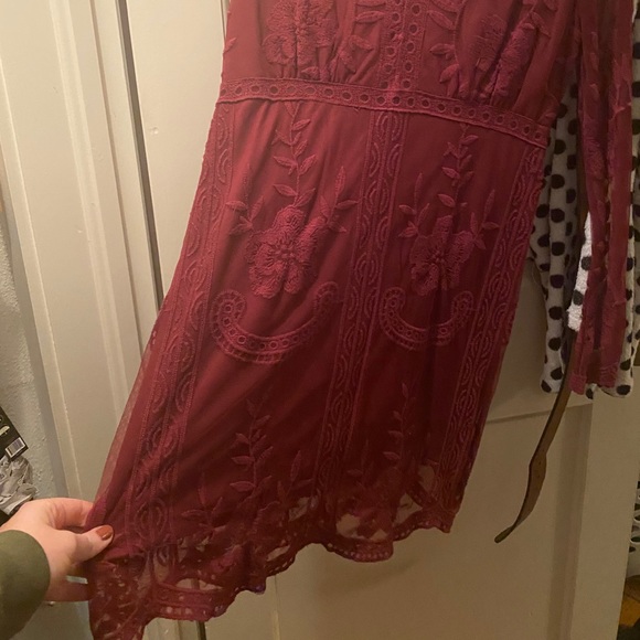 Honey Punch Lace Dress - Picture 4 of 5